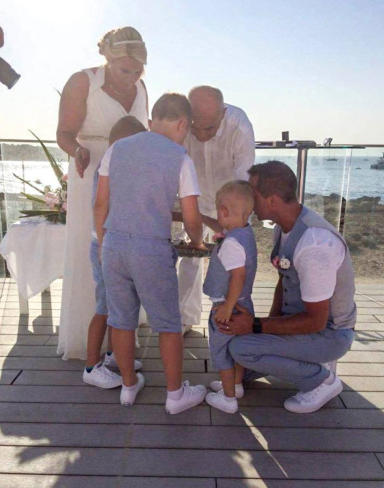 Pic: Sand ritual Parents & children