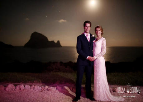 Pic: Villa Anam Cara - Bride & Groom - Es Vedra in background