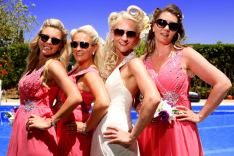 Pic: Bride & Bridesmaids